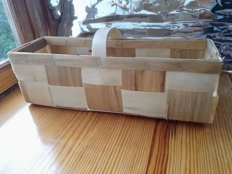 Подарочный ящик корзинка деревянный из сосны, с ручкой, и тонкая 3