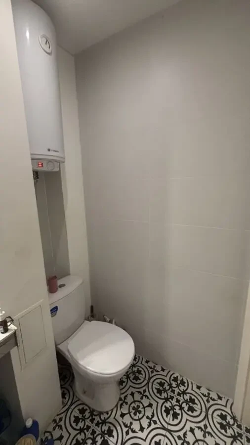 Продам 2 ком.квартиру на Академика Королева 7