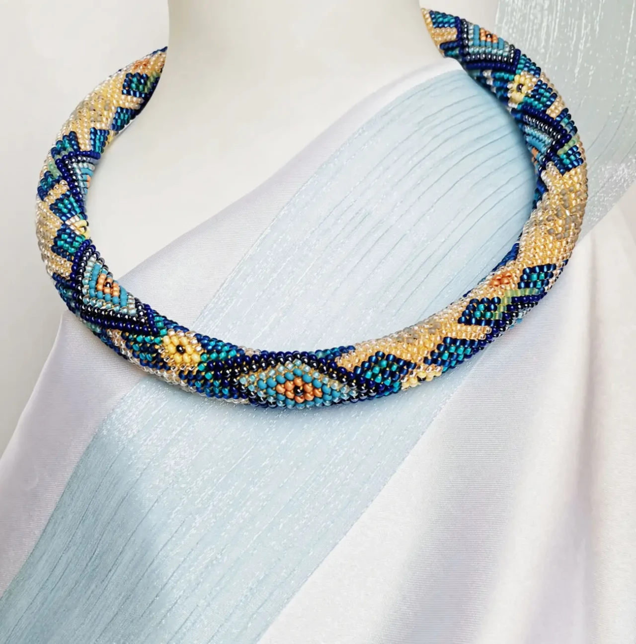 Прикраса із бісеру кольє-джгут Фортуна 2