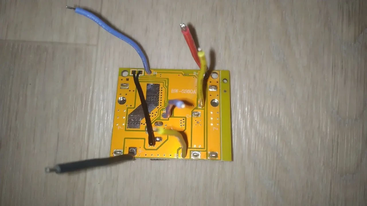 Корпус для збірки акумулятора Makita 5s-2p 21V на елементах 18650 4