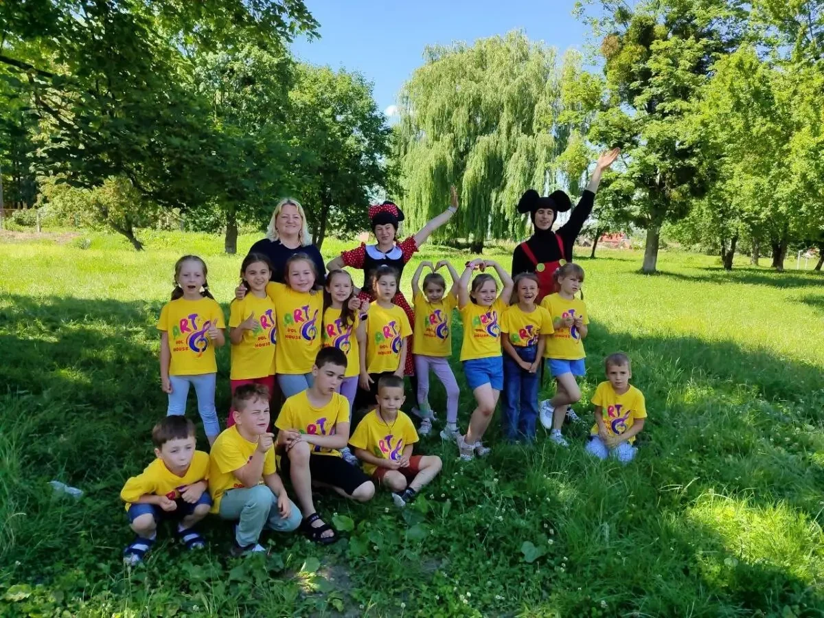 Випускні у садках та 4 класах у Львові 2