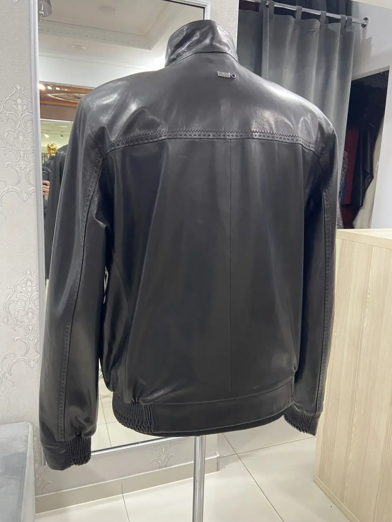 Бомбер теляча шкіра чоловічий на стійку,шкіряний манжет 4