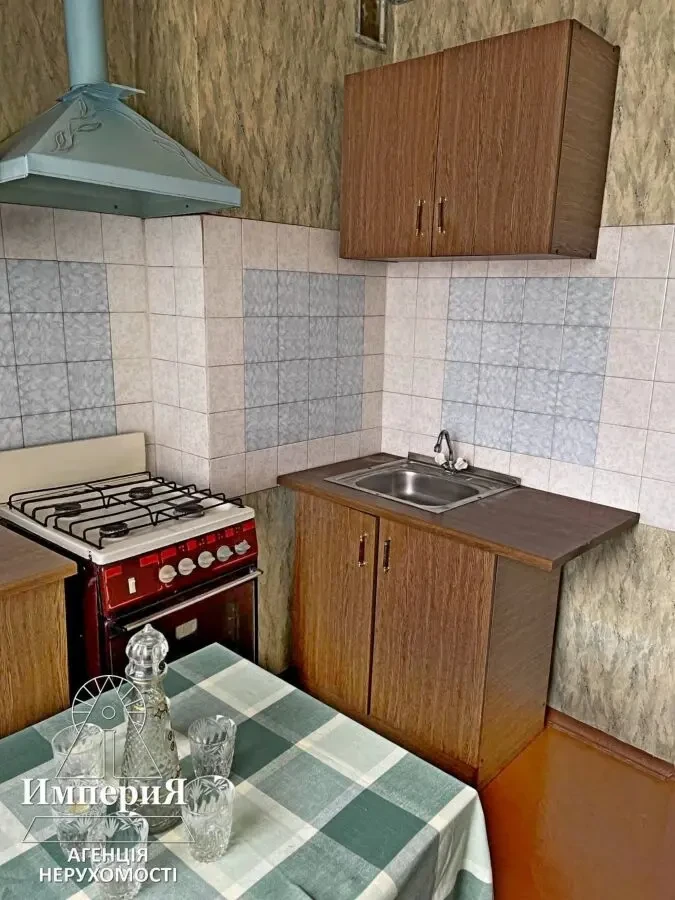 Продам 1.5.9 на Томилівській. 6