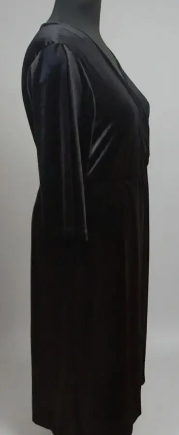 Сукня-максі вечірня Lindex велюрова чорна попереду розріз 3