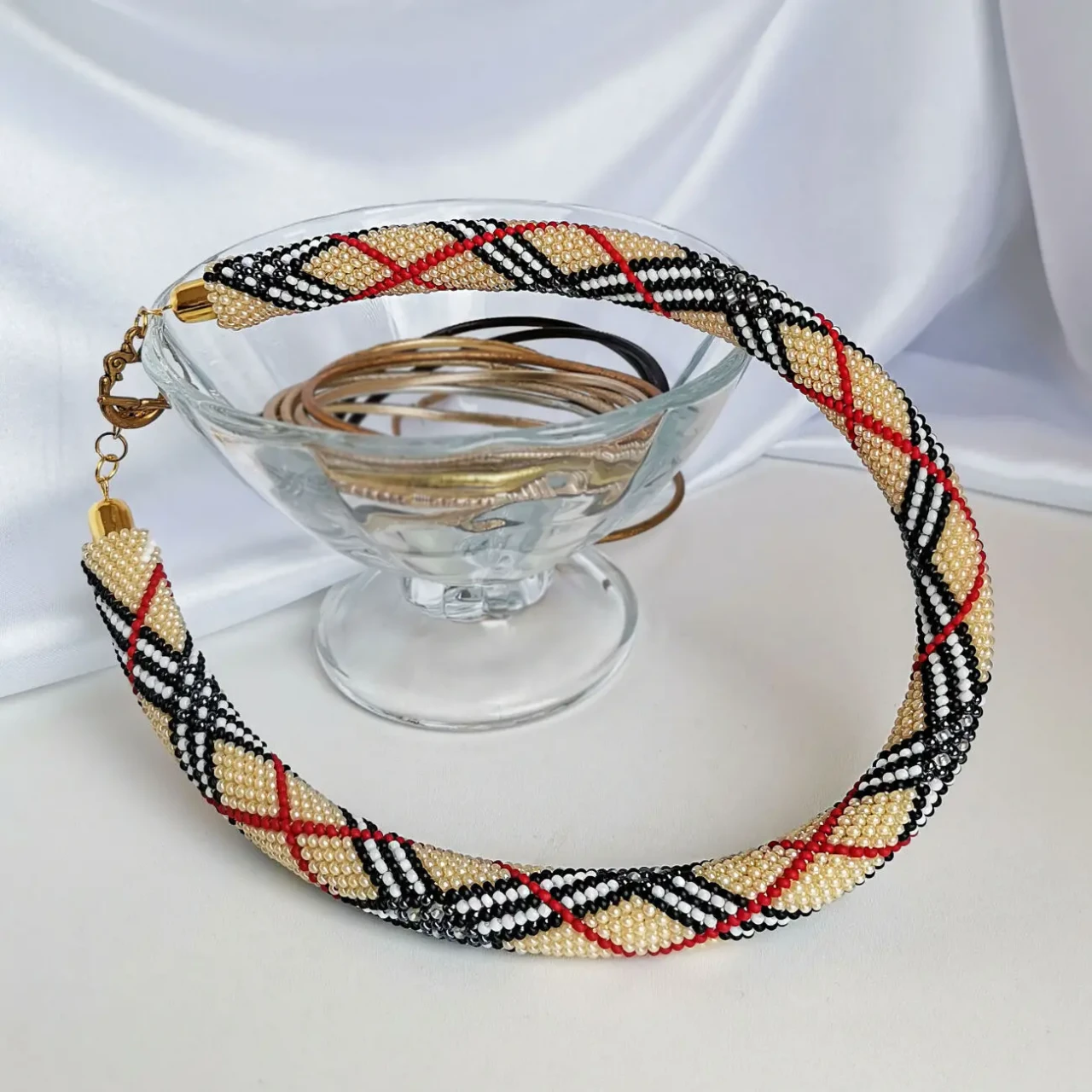 Прикраса із бісеру кольє-джгут Берберрі 5
