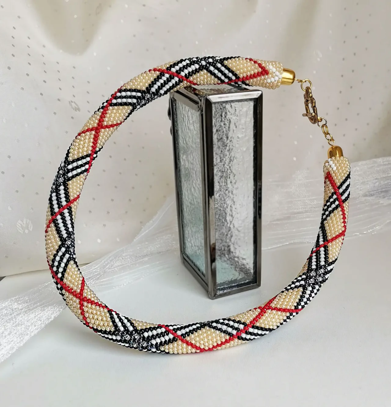 Прикраса із бісеру кольє-джгут Берберрі 3