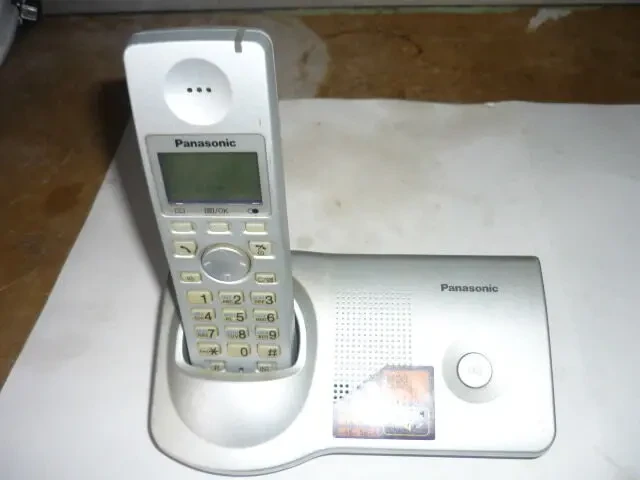 Телефони стаціонарні Panasonik 2