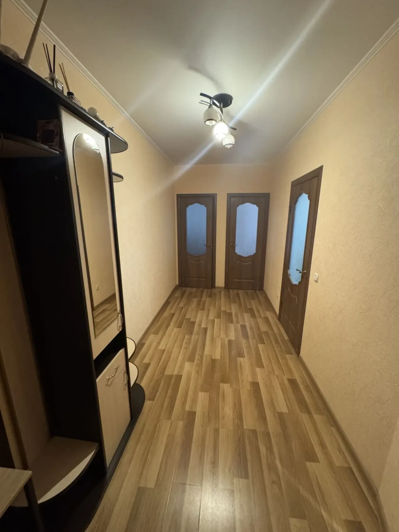 Оренда 2 кім кВ в р-ні вул. Незалежності 8