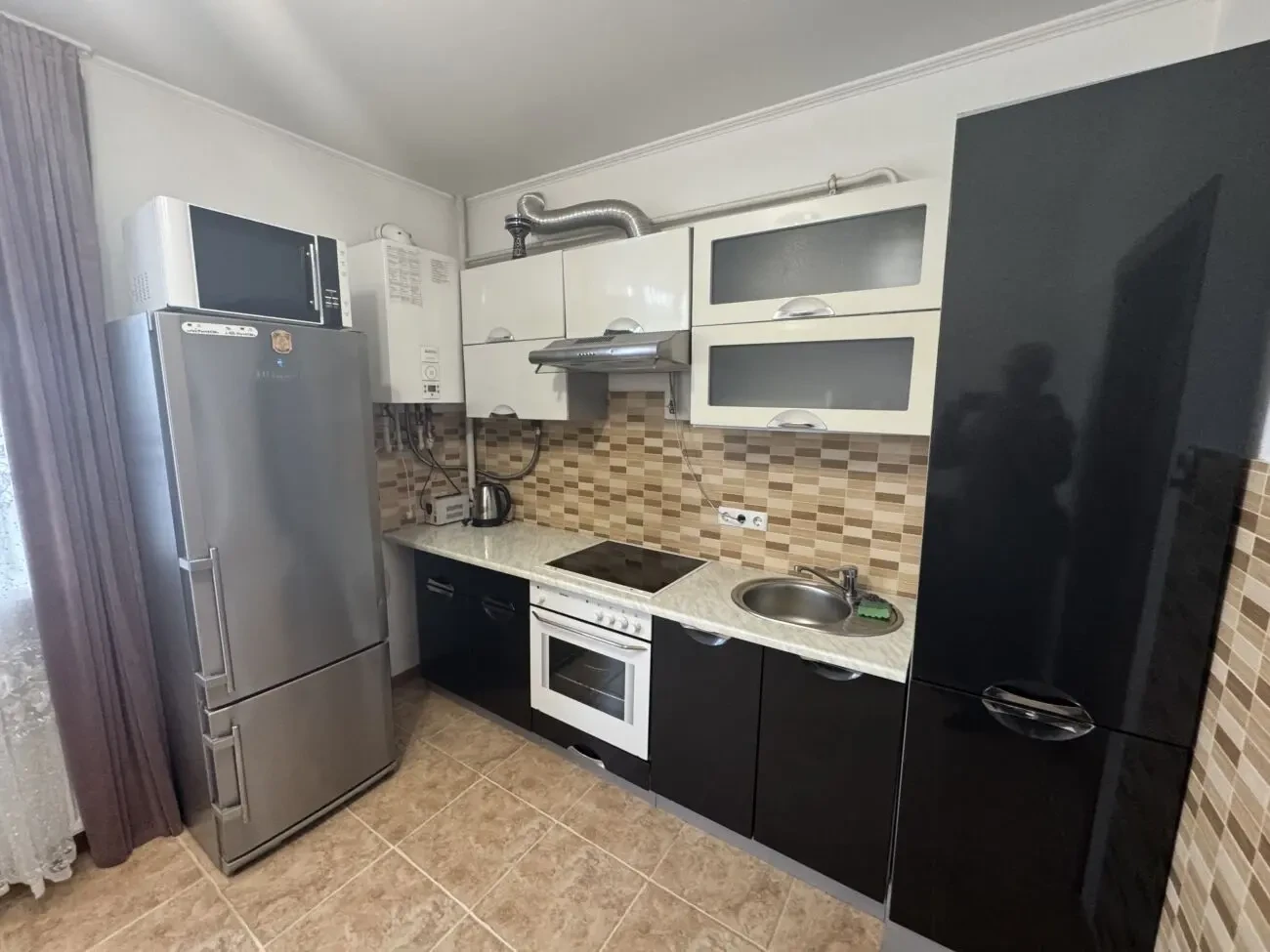 Оренда 2 кім кВ в р-ні вул. Незалежності 3