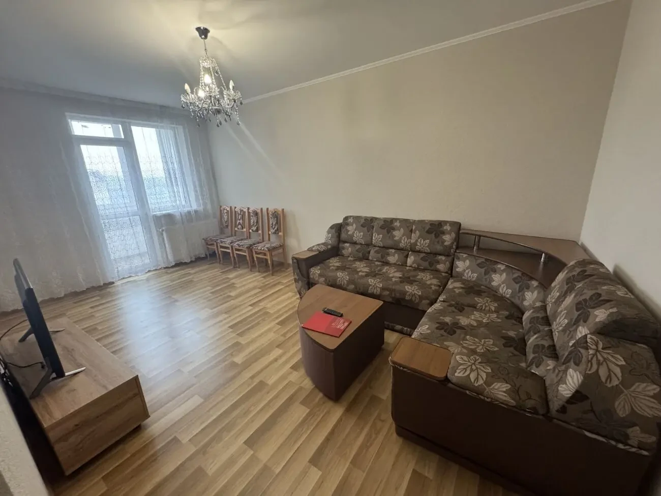 Оренда 2 кім кВ в р-ні вул. Незалежності 6