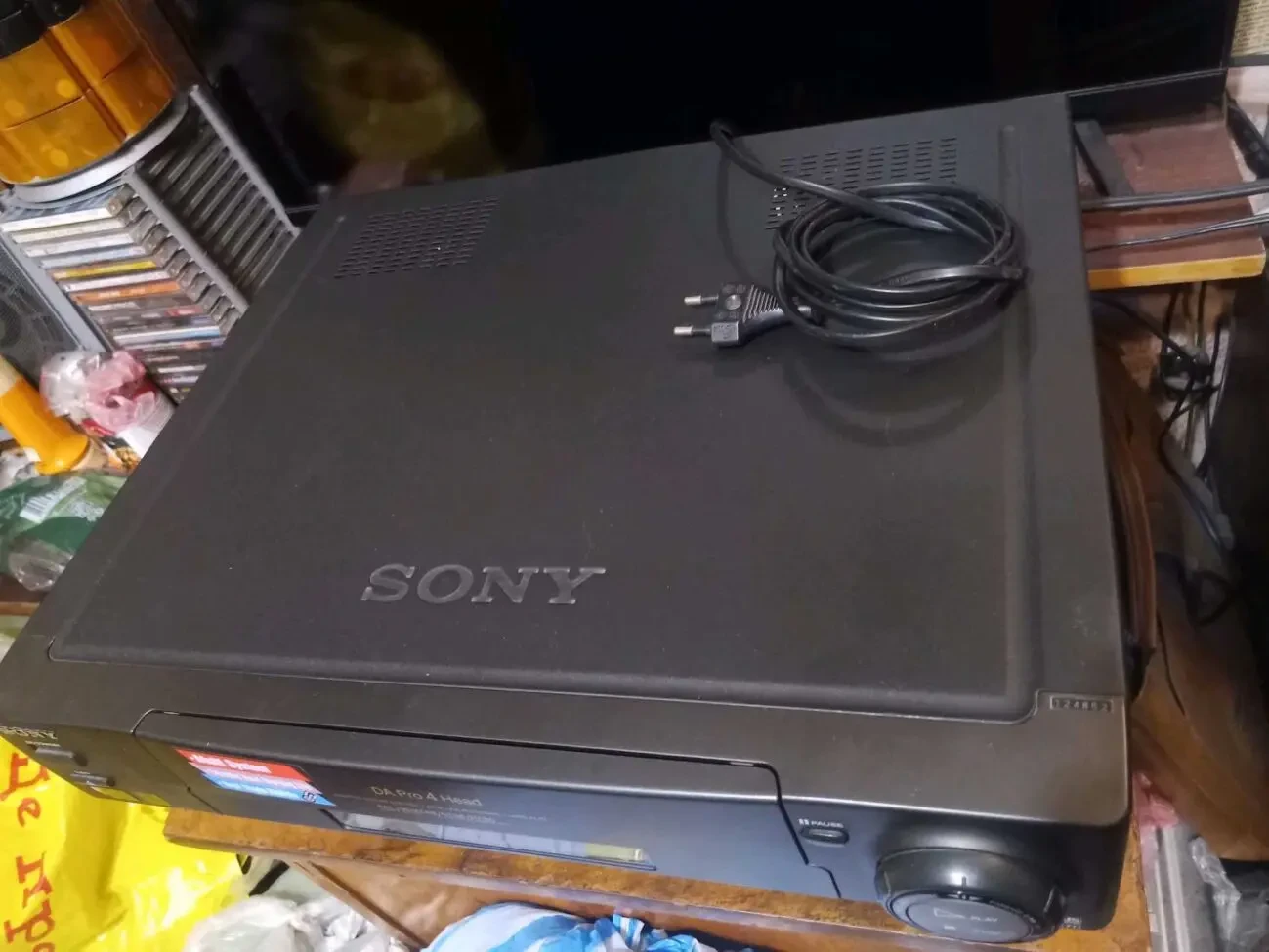 Видеомагнитофон 