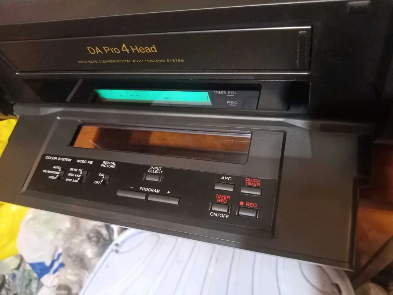 Видеомагнитофон 