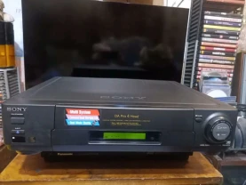 Видеомагнитофон "SONY" SLV - X711 (под ремонт)