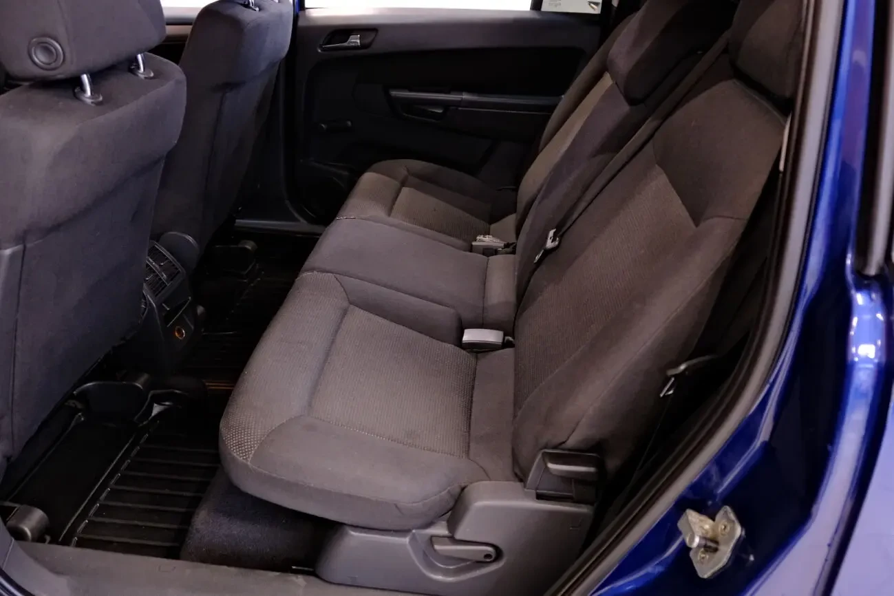 Opel Zafira 8