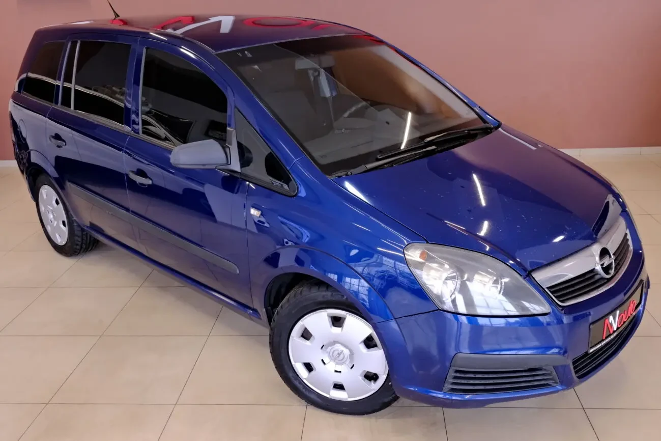 Opel Zafira 4