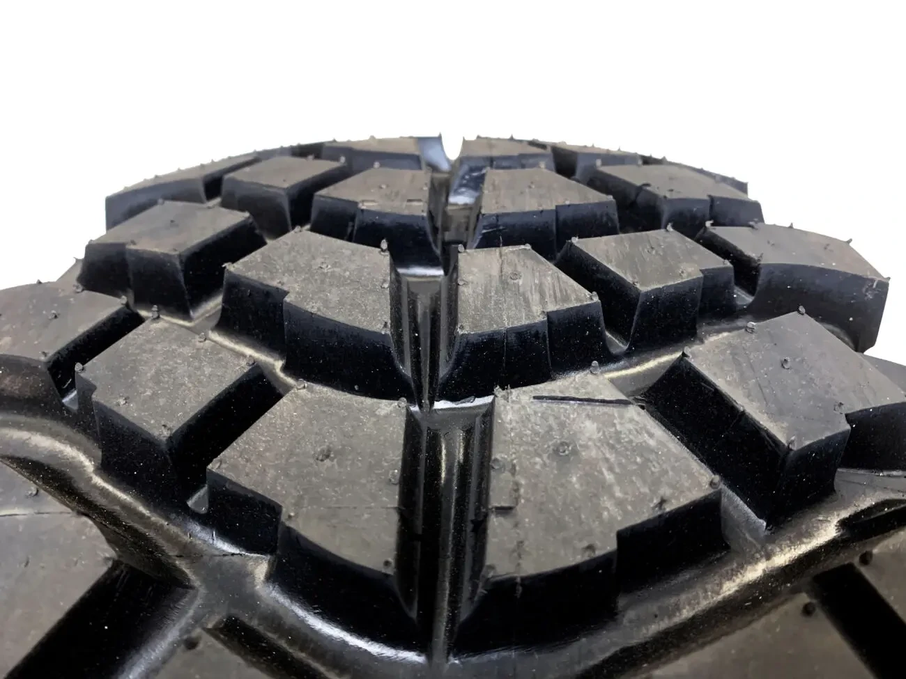 Шина болотна 235/65 R17 108Q резина грязьова Trakker Myki Poland 3