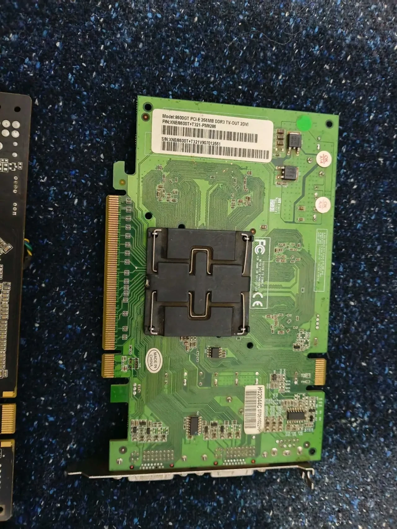 Продам видеокарты 4