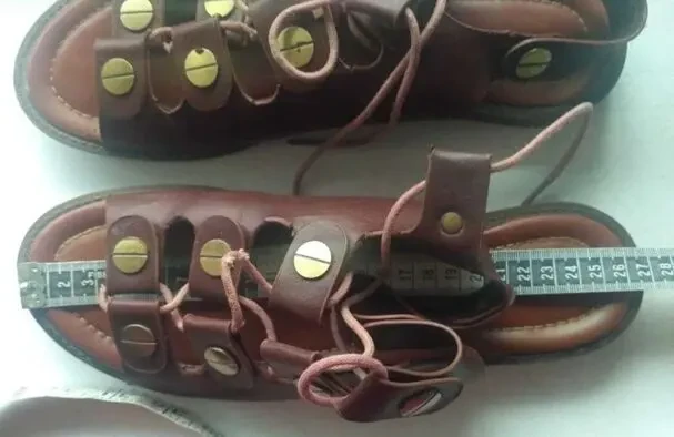 Босоножки сандалии Lorbacsa на шнуровке с декоративными заклепками р40 10