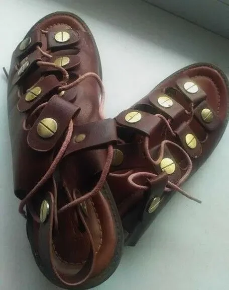 Босоножки сандалии Lorbacsa на шнуровке с декоративными заклепками р40 2