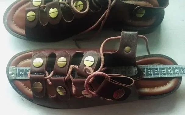 Босоножки сандалии Lorbacsa на шнуровке с декоративными заклепками р40 6