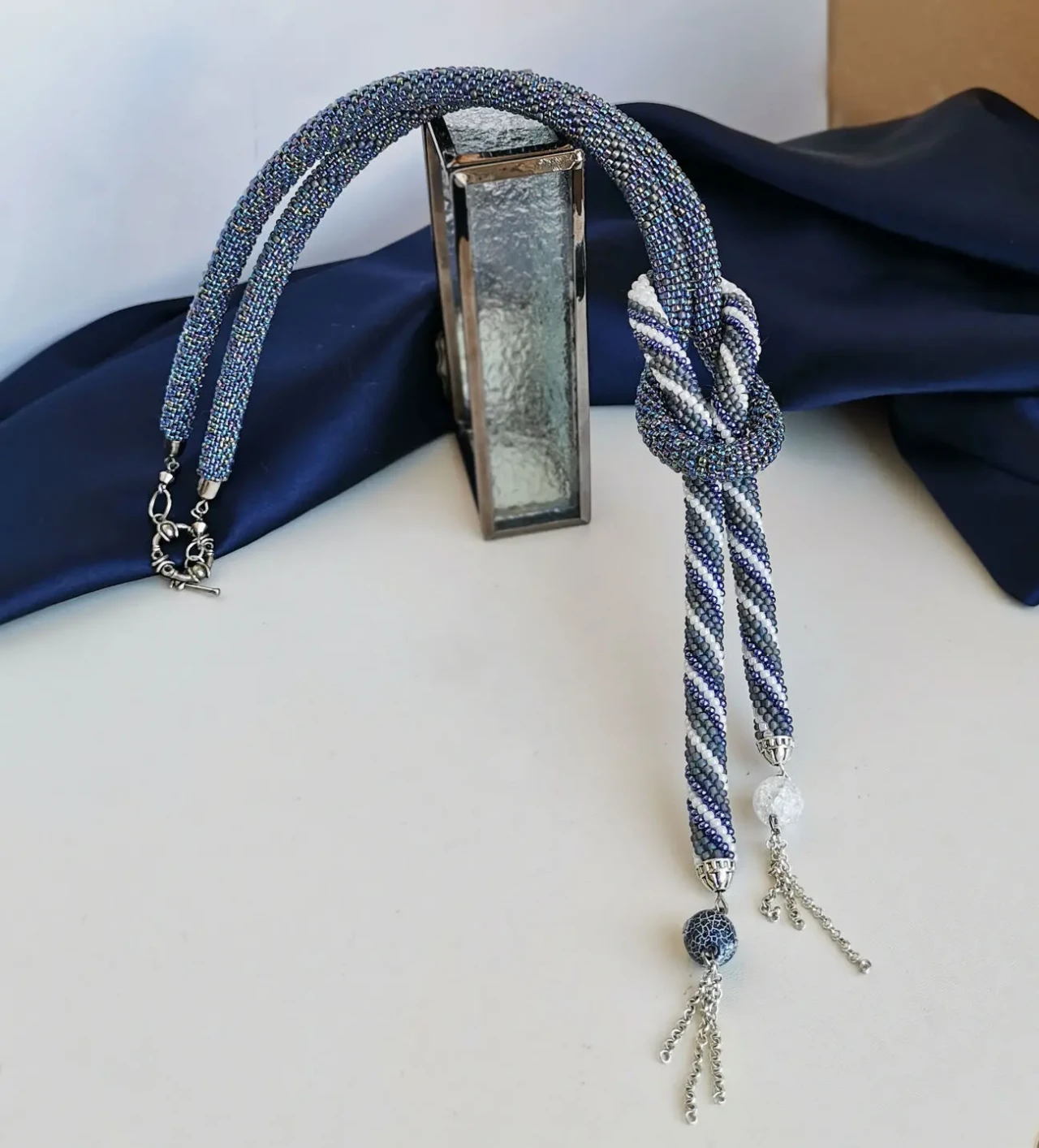 Прикраса із бісеру кольє-джгут Кришталевий Бриз 4