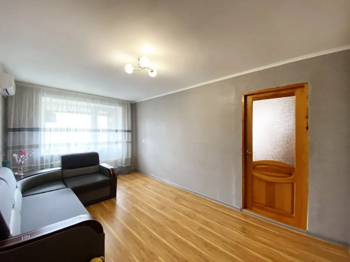 Продаю хорошу 2к.квартиру в Лісках (2КП) 2