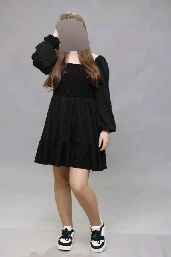 чорна сукня