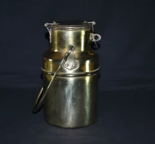 Винтажное латунное бедон для молока .