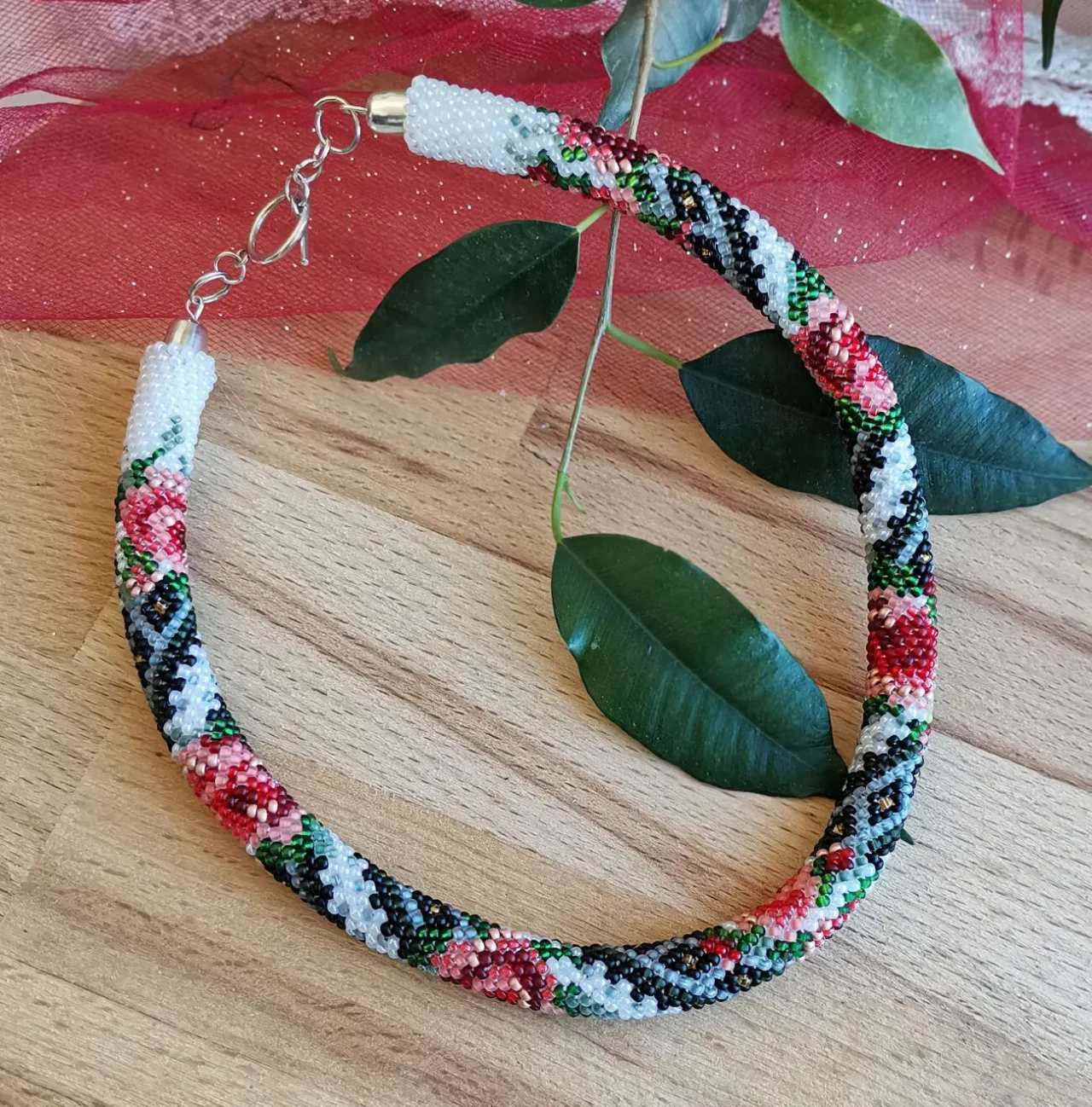 Прикраса із бісеру кольє-джгут Берегиня 9