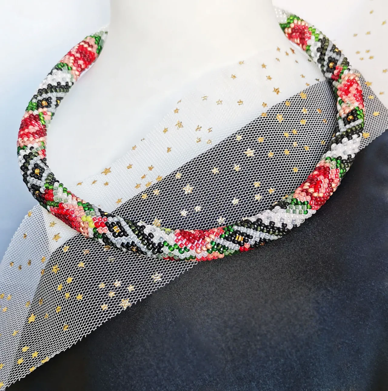 Прикраса із бісеру кольє-джгут Берегиня 8