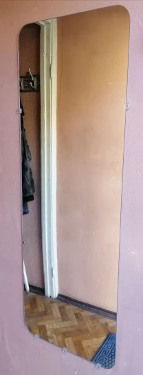 Дзеркало із закругленими краями