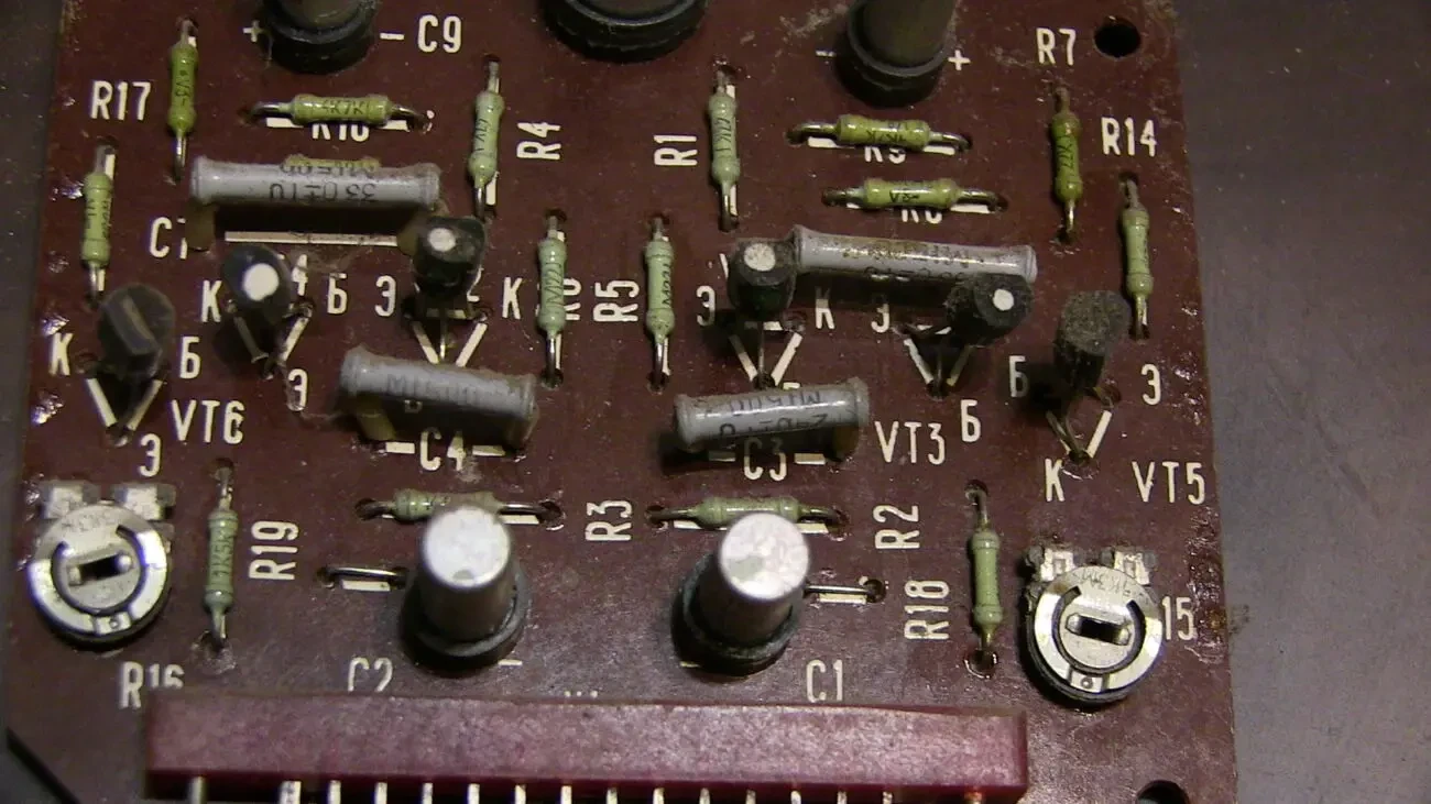 Модуль П8 от Магнитофона Сатурн 202-2 Бобиник. Рабочее состояние. 4