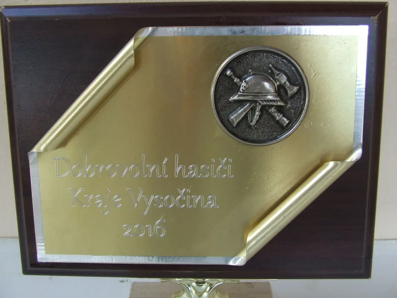 Памятний знак вогнеборцю роз.23х20  см. 2016 рік на мармуровій підста 2