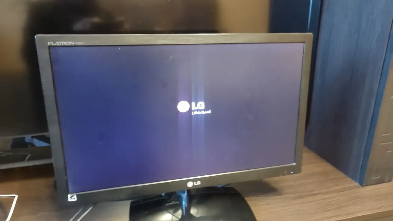 Продам монітор LG 22 дюйма.,гарний стан. 9