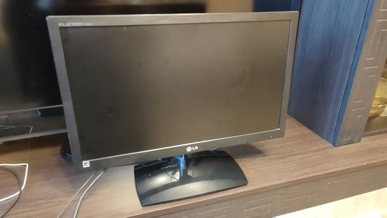 Продам монітор LG 22 дюйма.,гарний стан. 10