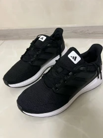 Кросівки adidas ultimateshow 2.0 чоловічі в чорно- білому кольорі.