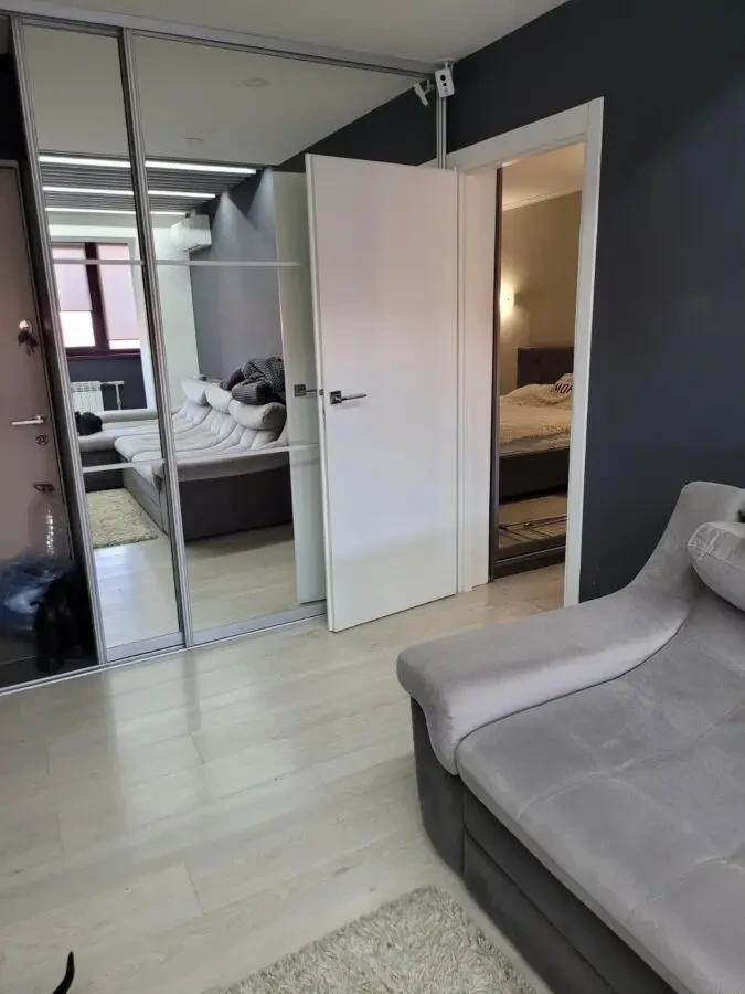 Продам 2к квартиру 56м2 на Тополе ( с арендаторами 8