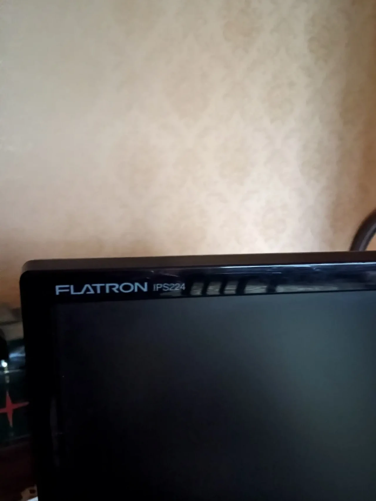 Монитор LG Flatron IPS224. 3