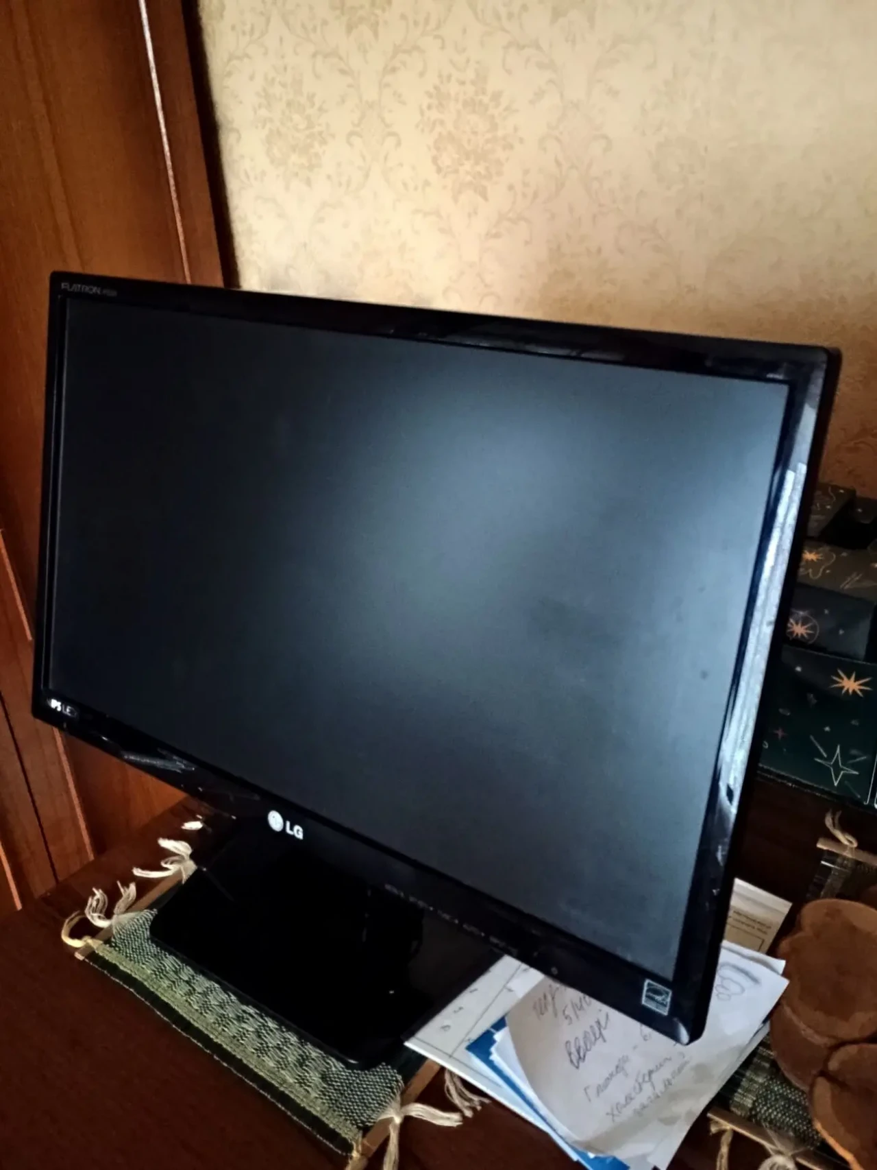 Монитор LG Flatron IPS224. 6