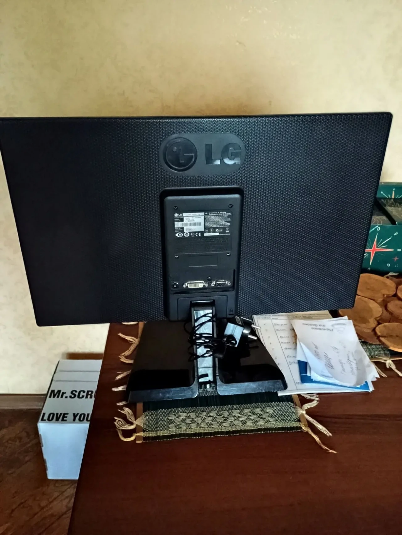 Монитор LG Flatron IPS224. 8