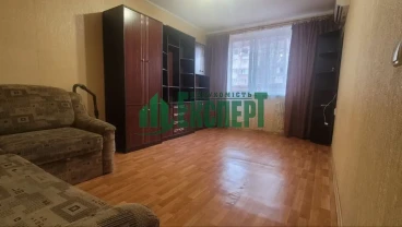 Продам 1-кімнатну квартиру з ремонтом дешево
