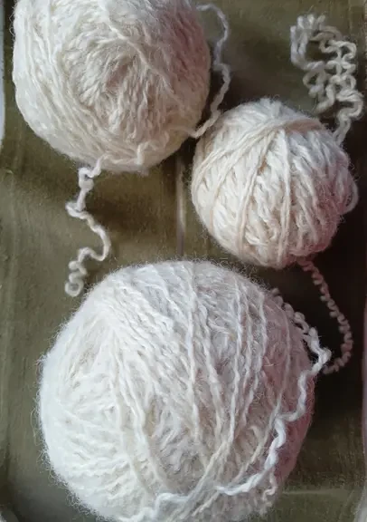 Для теплых детских вещей нитки пряжа белая натуральная шерсть 220 гр 6