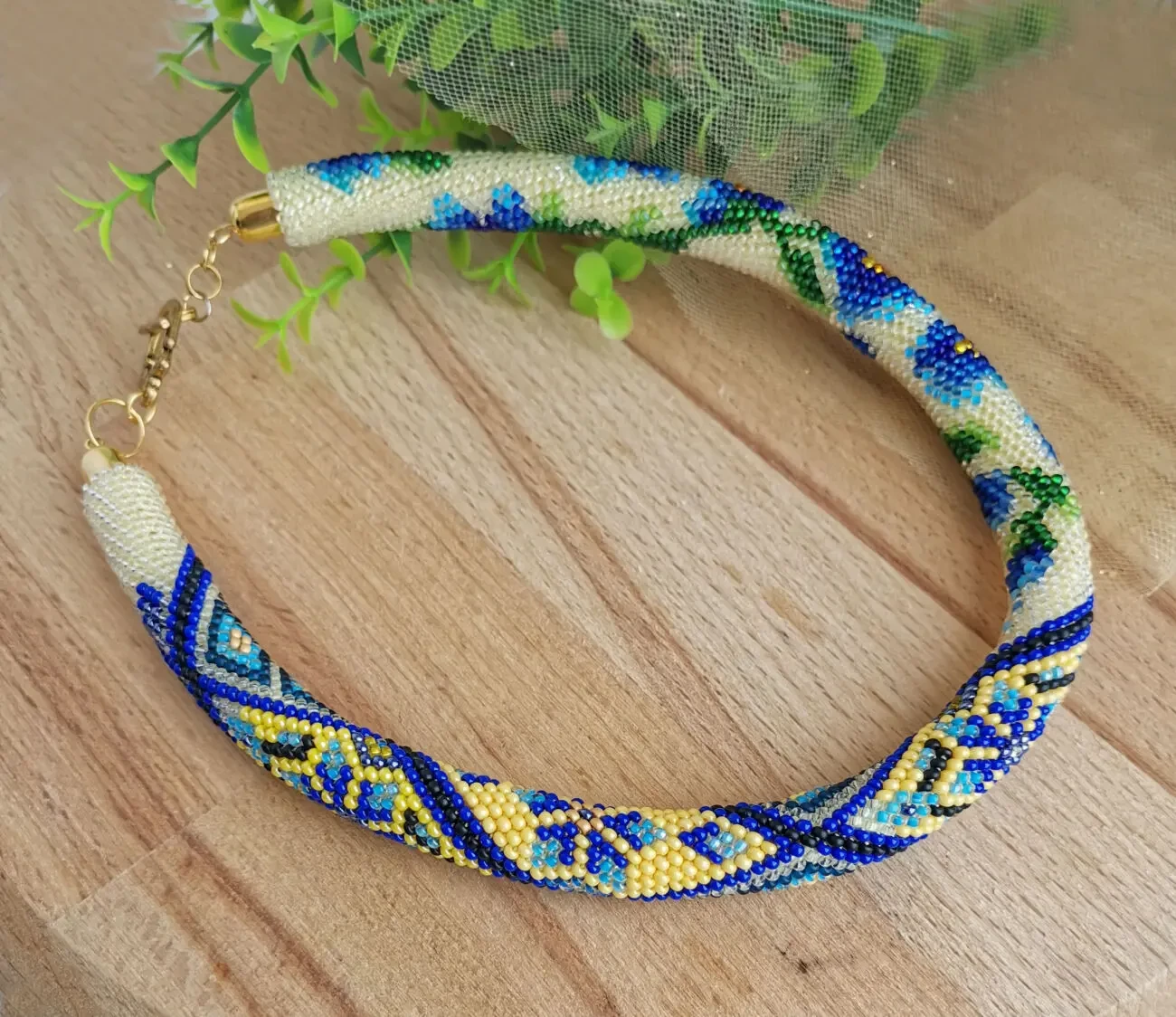 Прикраса із бісеру кольє-джгут Пелюстки надії 5