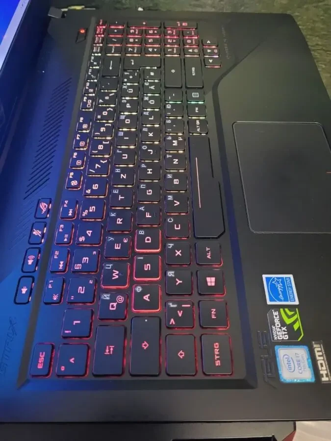 Ноутбук Asus Rog Strix 5