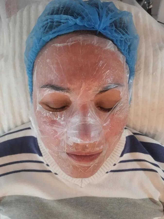 Косметолог метро Лівобережна 2