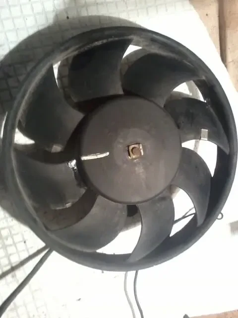 Вентилятор радіатора охолодження  Audi c4 100 3