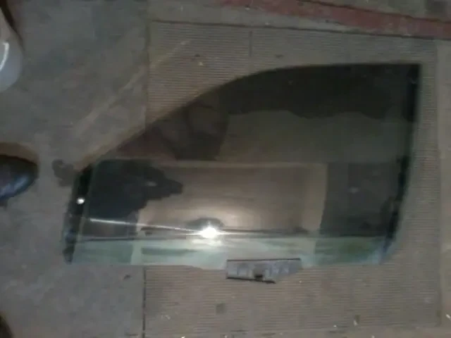 Стекла боковые  Ауди 100  С4 3