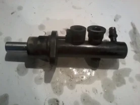 Головний гальмівний циліндр Audi 100 С4