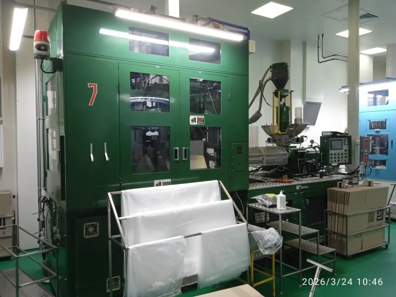 Вытягивающе-инжекторная выдувная формовочная машина ASB-70DPH 2