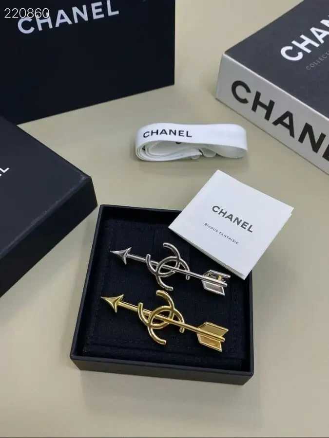 Брошка Chanell 7